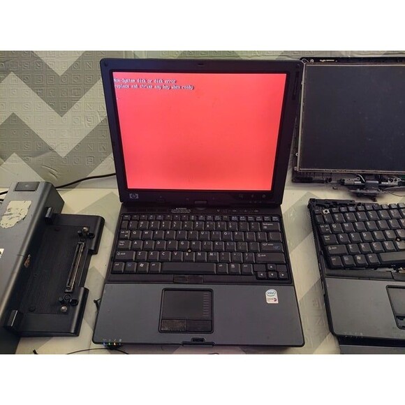 HP Compaq tc4400 2-in-1 Tablet Laptop, Docking Station, Another HP Tc4200 Parts - Picture 4 of 12